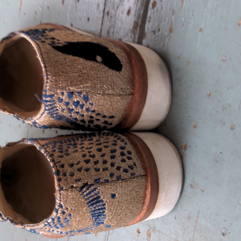Free People Metallic Gold Loafers with Navy Detailing - Picture 6 of 8